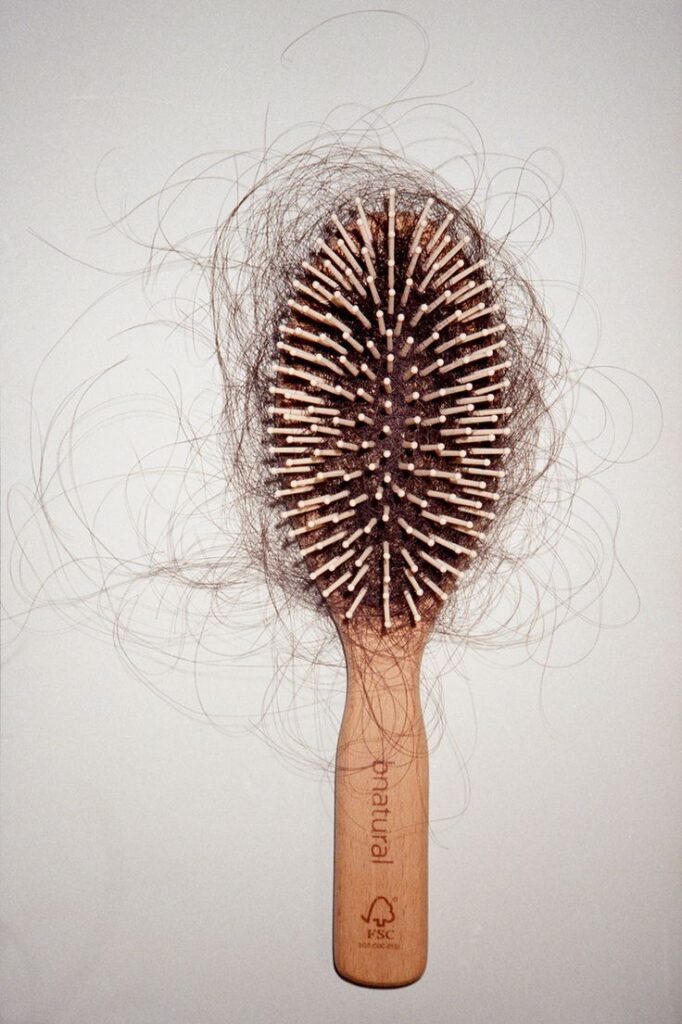 Tricologia Capilar: Causas e Tratamentos da Queda de Cabelo