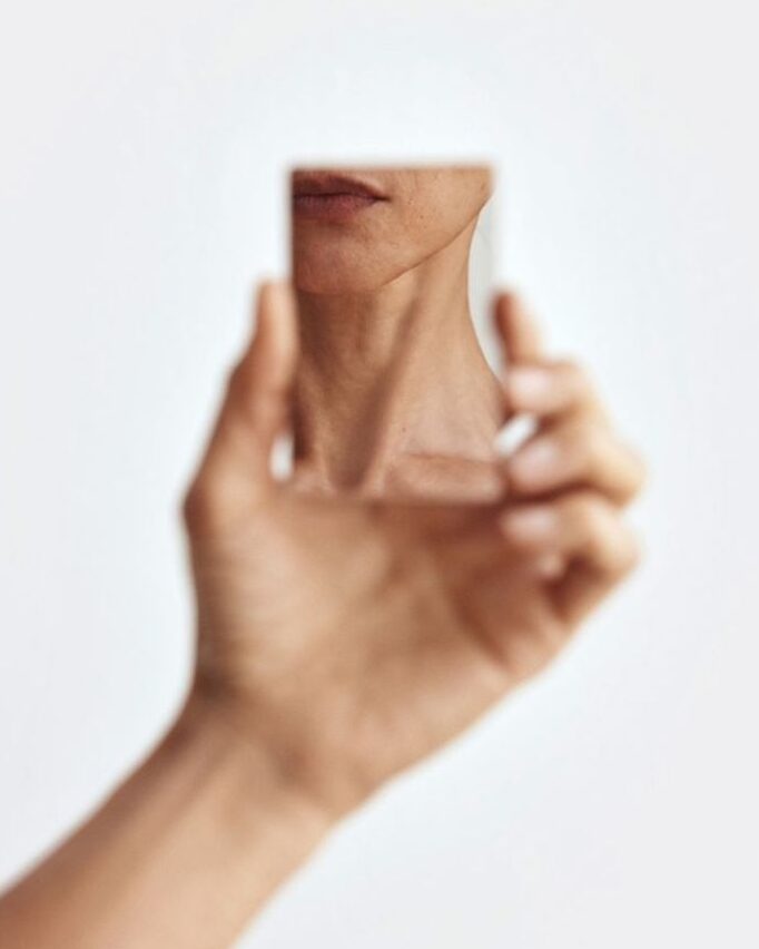 Flacidez facial: o que causa, como prevenir e os melhores tratamentos